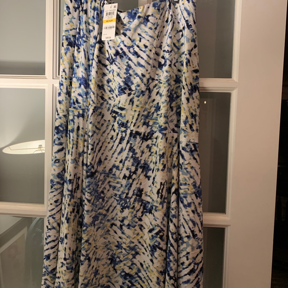 Cute soft flowing skirt NWT